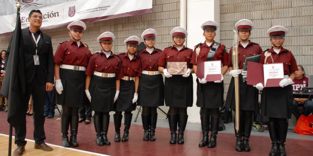 Celebran Concurso Interpolitécnico de Escoltas de Bandera Nacional