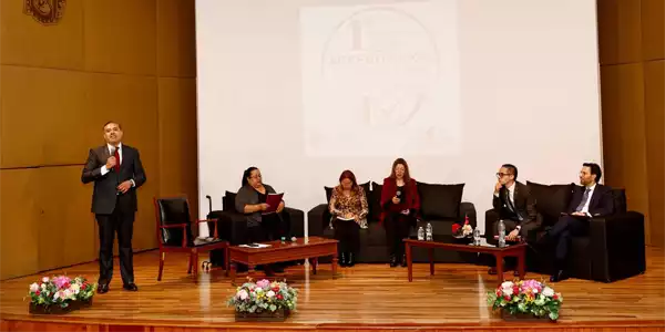 Reflexionan sobre calidad de planes educativos