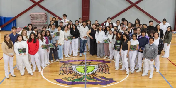 La Escuela Nacional de Medicina y Homeopatía creó un álbum de proteínas con estampas que se ganan con trabajo académico y deportivo
