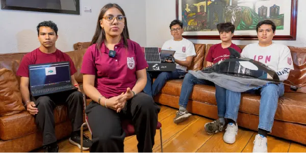 Apuesta CECyT 10 a vehículo acuático para limpiar agua