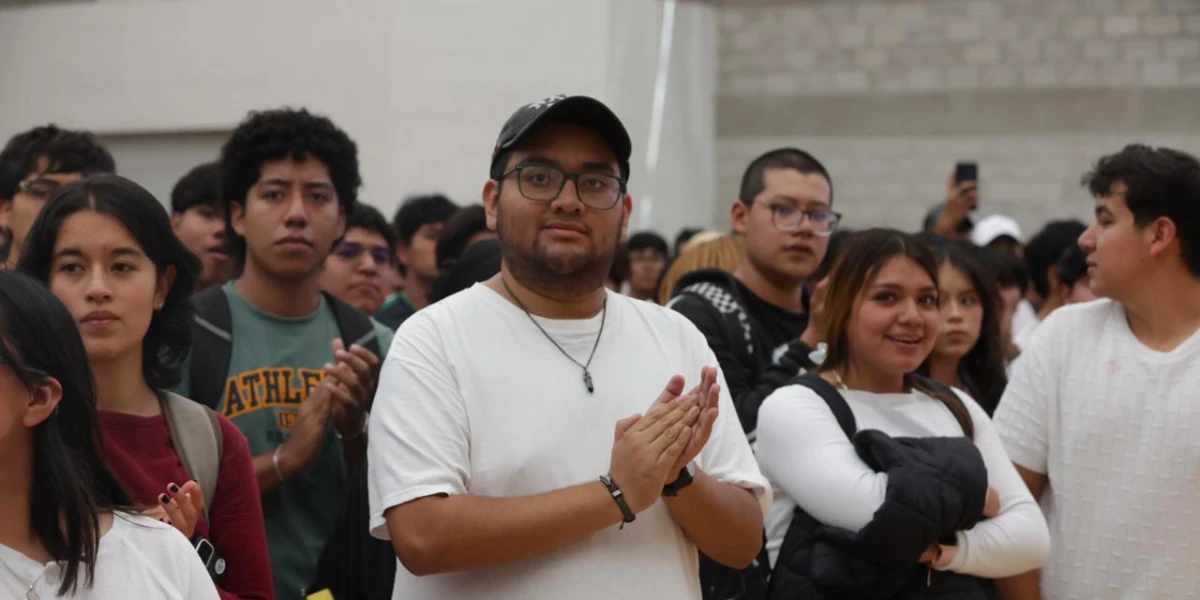 ESIME Zacatenco da la bienvenida a nuevos estudiantes