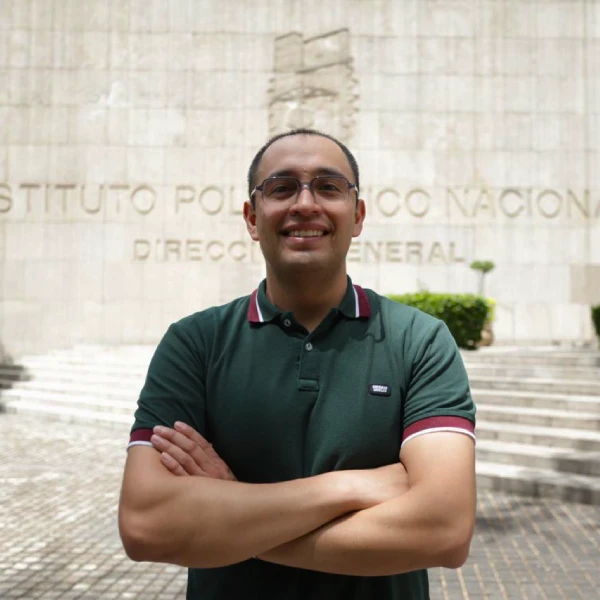 Estudiante de ESM triunfa en China con investigación renal