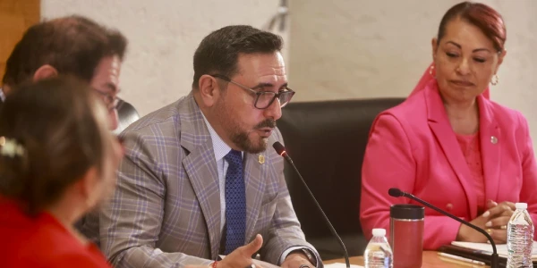 Destaca Programa de Formación de líderes en el extranjero
