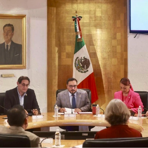 Destaca Programa de Formación de líderes en el extranjero