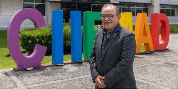 Cátedra y premio en EU al doctor del CIIEMAD, Pedro Rodríguez 