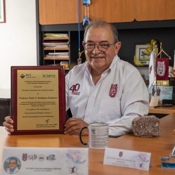 Cátedra y premio en EU al doctor del CIIEMAD, Pedro Rodríguez 