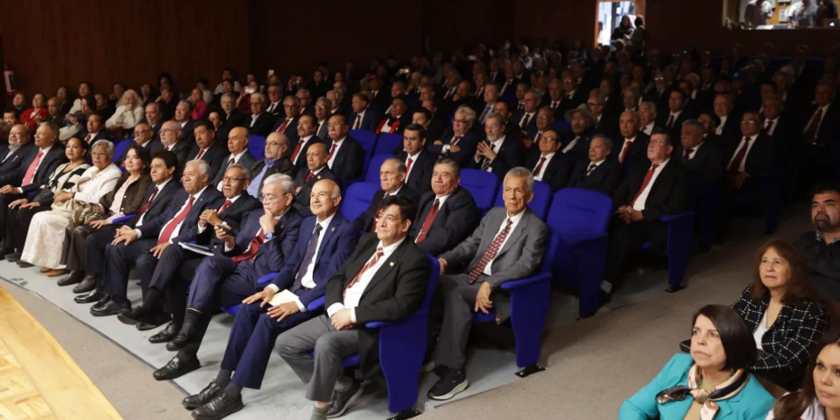 Festejan 50 años de egresados en ESIA Zacatenco