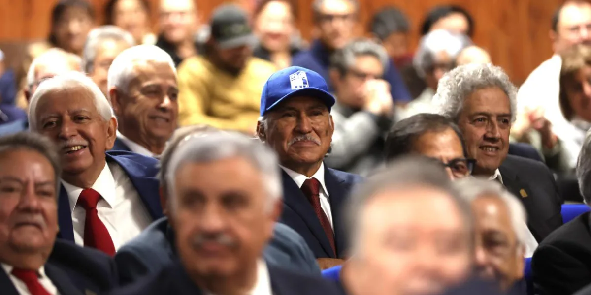 Festejan 50 años de egresados en ESIA Zacatenco