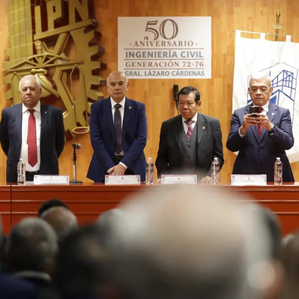 Festejan 50 años de egresados en ESIA Zacatenco