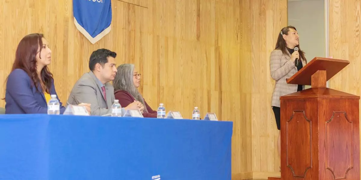 Brilla Escom con 17ª Semana de las Ciencias Sociales