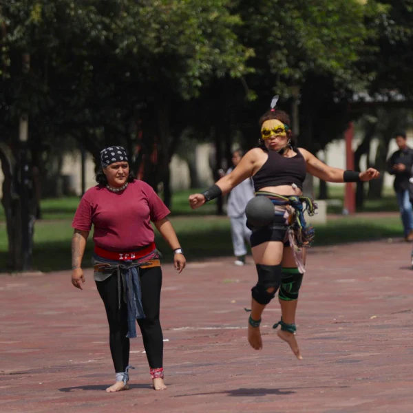 Con talleres y juego de pelota, festejo a pueblos originarios