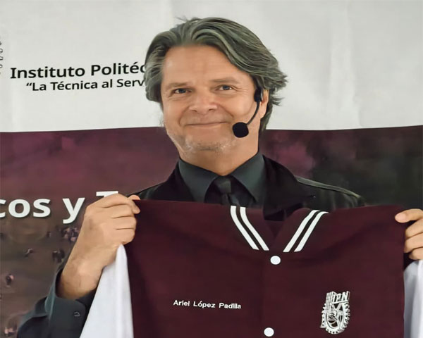 EL ACTOR ARIEL LÓPEZ PADILLA INSPIRA A GUARDIANES EDUCATIVOS EN CECYT