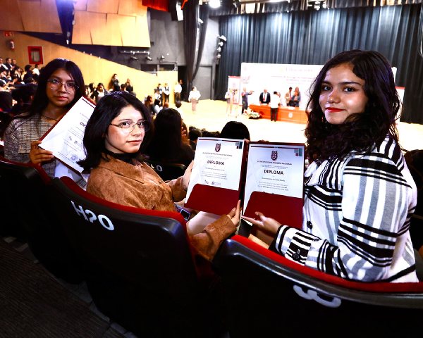 Celebran a mejores promedios del Nivel Medio Superior