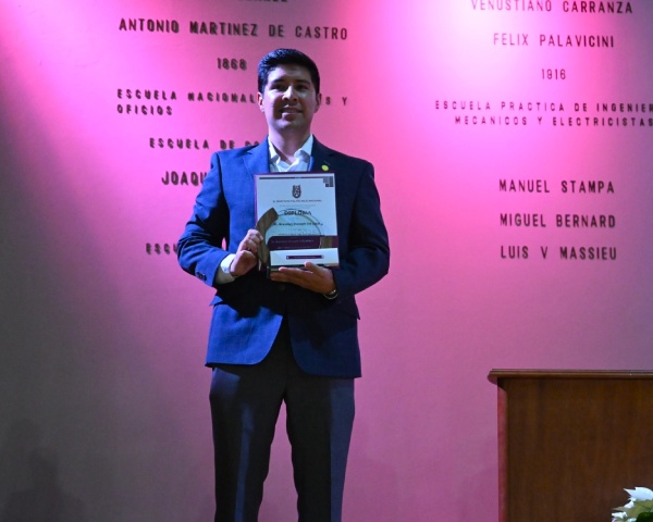 Entregan reconocimientos a la excelencia del posgrado 2025