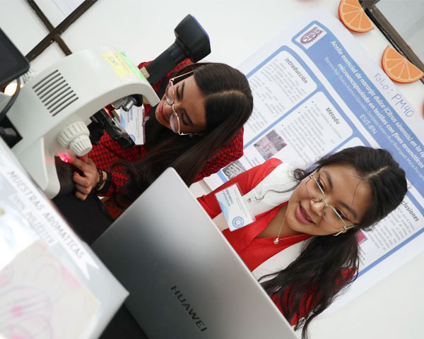 Estudiantes de ESIT muestran talento en proyectos