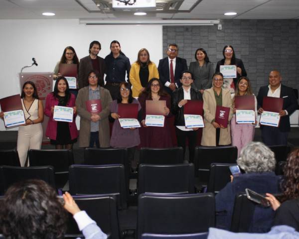CENLEX Santo Tomás se consagra en certificación de portugués
