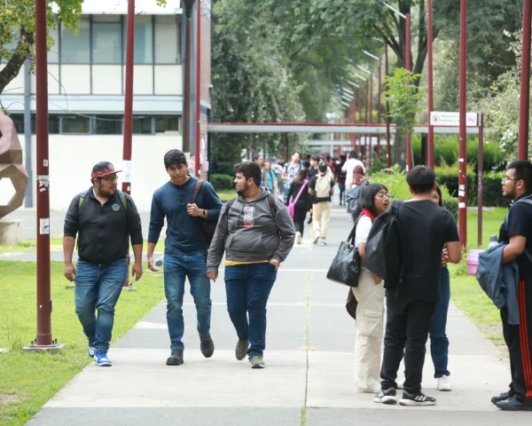 ¡Gran inicio de clases guinda y blanco!