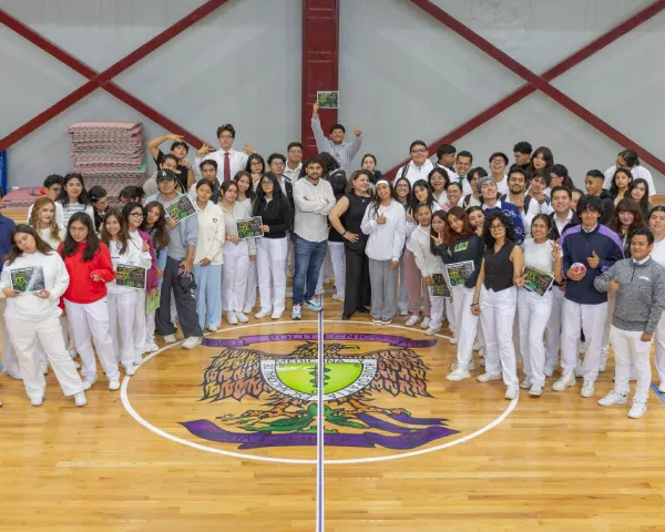 El álbum guinda y blanco y las 39 proteínas para el Mundial de Fútbol