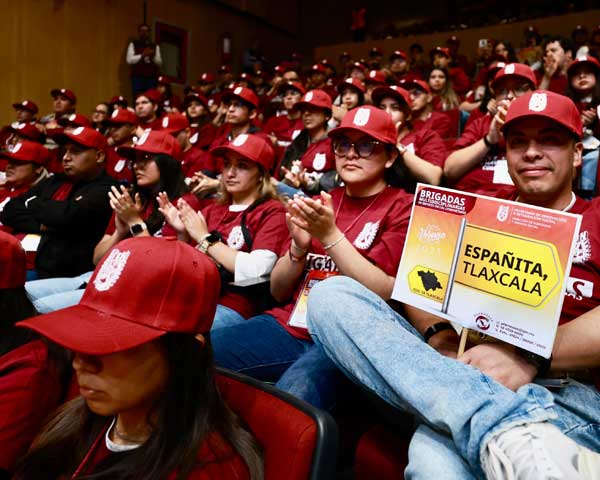 BRIGADISTAS DEL IPN APOYAN A COMUNIDADES MÁS NECESITADAS