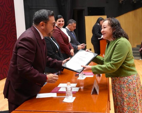 Distinguen labor del Personal Docente y Administrativo del IPN