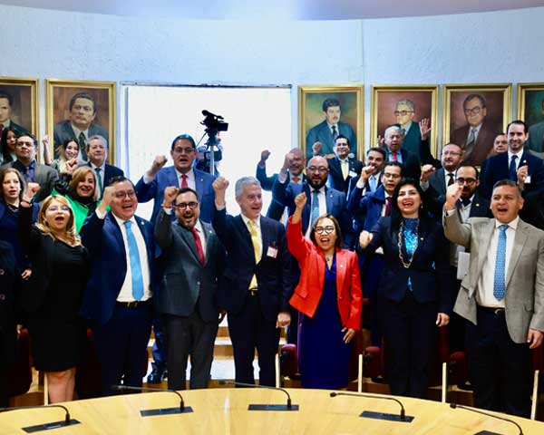 Analiza IPN abrir carrera de Derecho: Arturo Reyes Sandoval