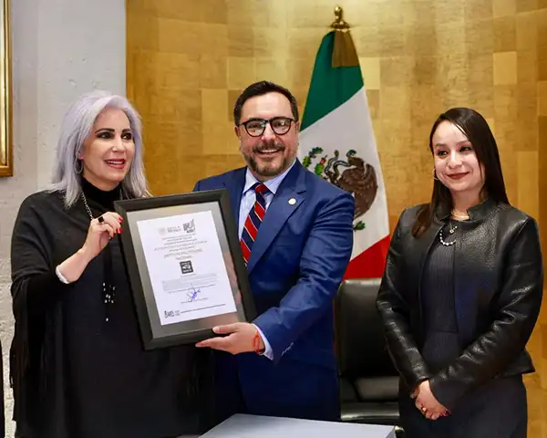 Otorga Secretaría de Economía distintivo Hecho en México al IPN