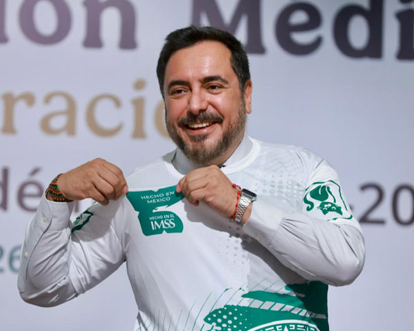 Presente IPN en ceremonia de clausura e inauguración de cursos en el IMSS