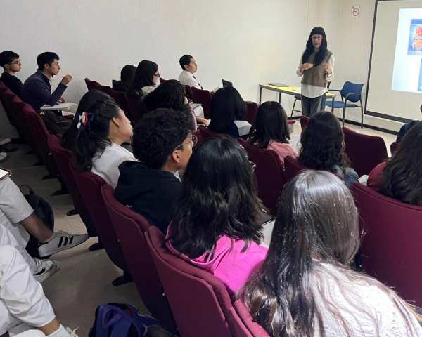 #11F Imparten conferencia sobre cáncer y perspectiva de género