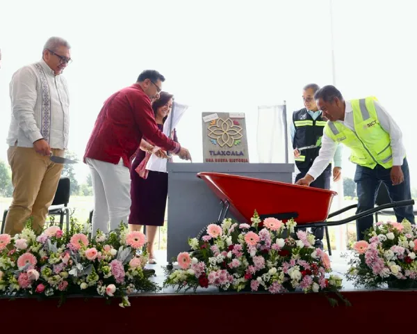 Inician construcción de UPII Tlaxcala; colocan primera piedra
