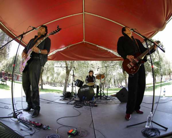 8M Música alternativa se escuchó en el Mes Violeta en el IPN