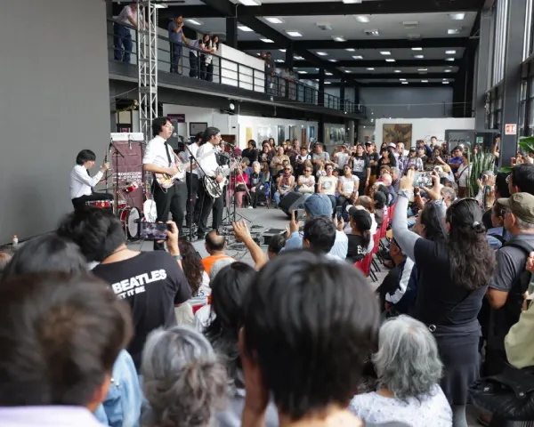 Vibra IPN al ritmo del tributo a la banda británica The Beatles  