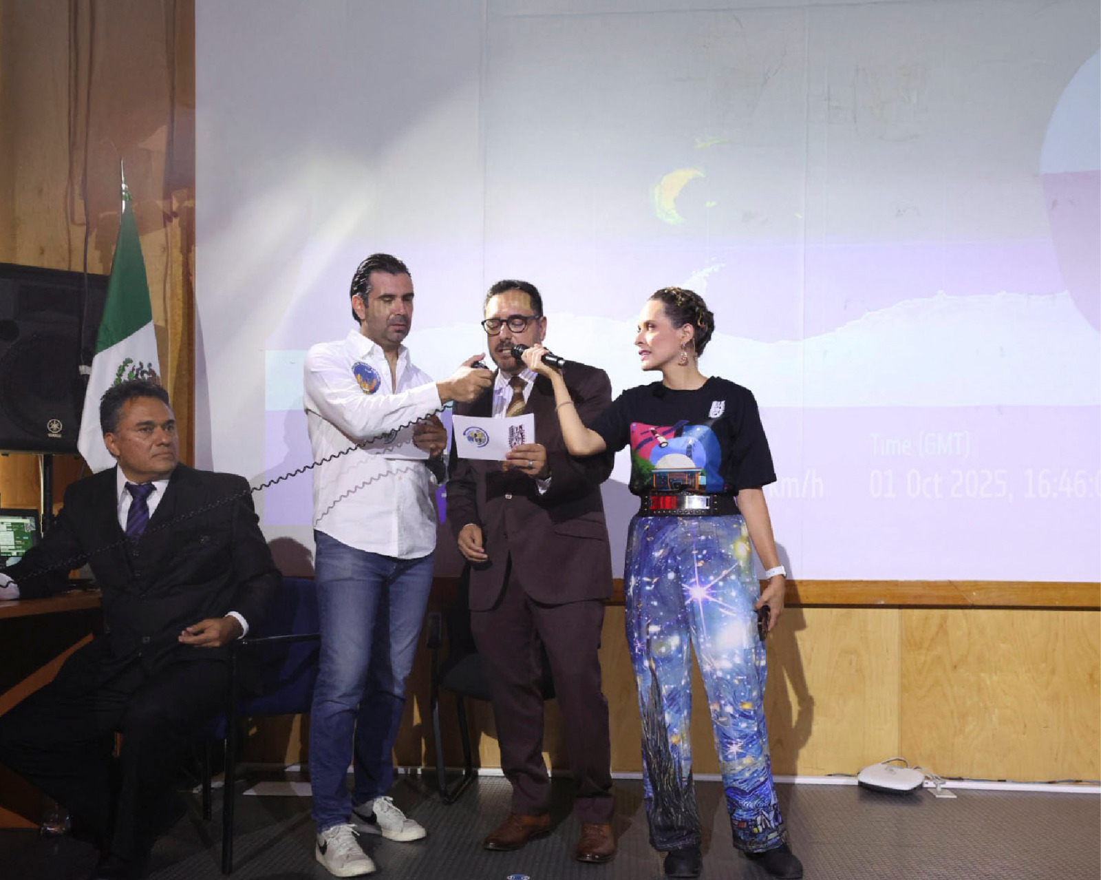 IPN CONVERSA EN VIVO CON ASTRONAUTA ZENA CARDMAN DE LA ESTACIÓN ESPACIAL INTERNACIONAL