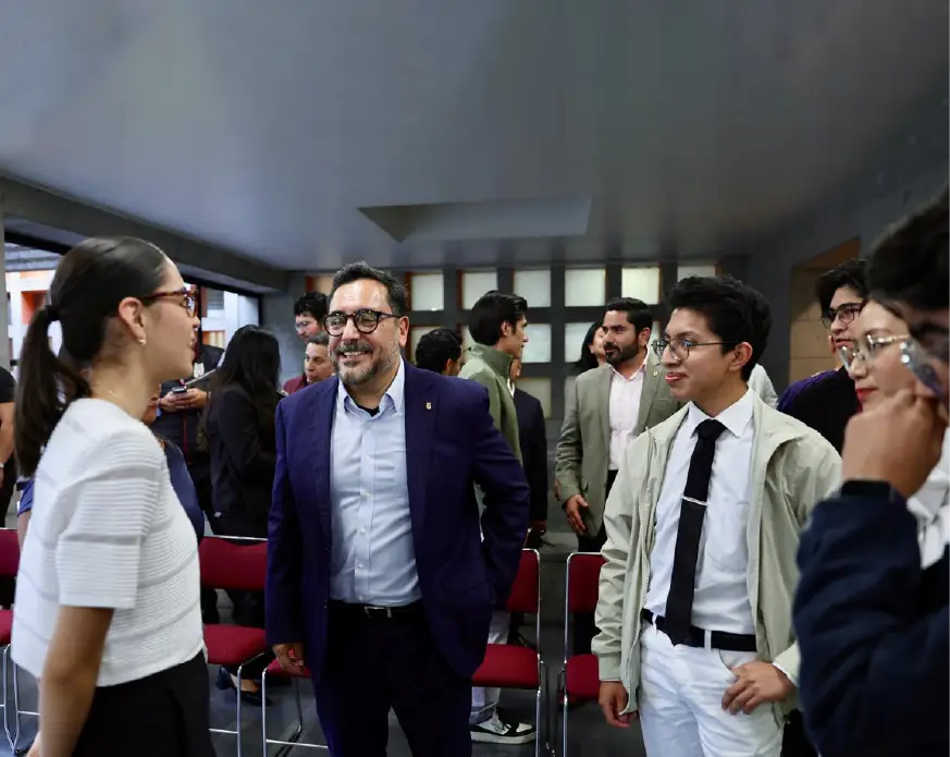 Se reúne Arturo Reyes Sandoval con estudiantes consejeros; instruye resolver demandas de las escuelas