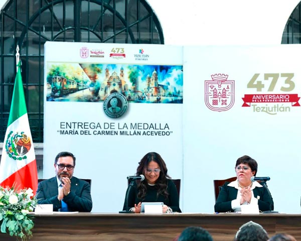 GALARDONA TEZIUTLÁN AL DOCTOR ARTURO REYES SANDOVAL