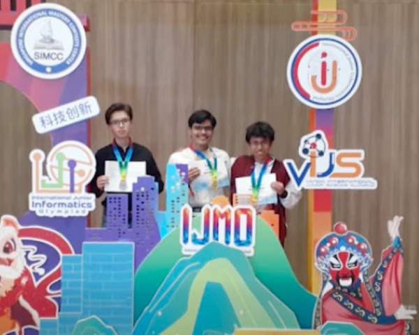 Alumnos del CECyT 18 destacan en China, en Olimpiada de Matemáticas