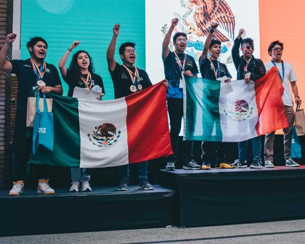 Dejan huella politécnicos en Rumania