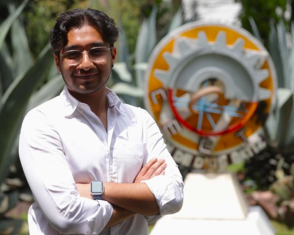Emmanuel Frausto, del CECyT 9 a un emprendimiento educativo con IA 