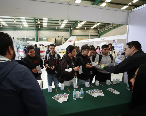 Se reúnen especialistas y empresarios de Aeronáutica en EXPIA 2026 